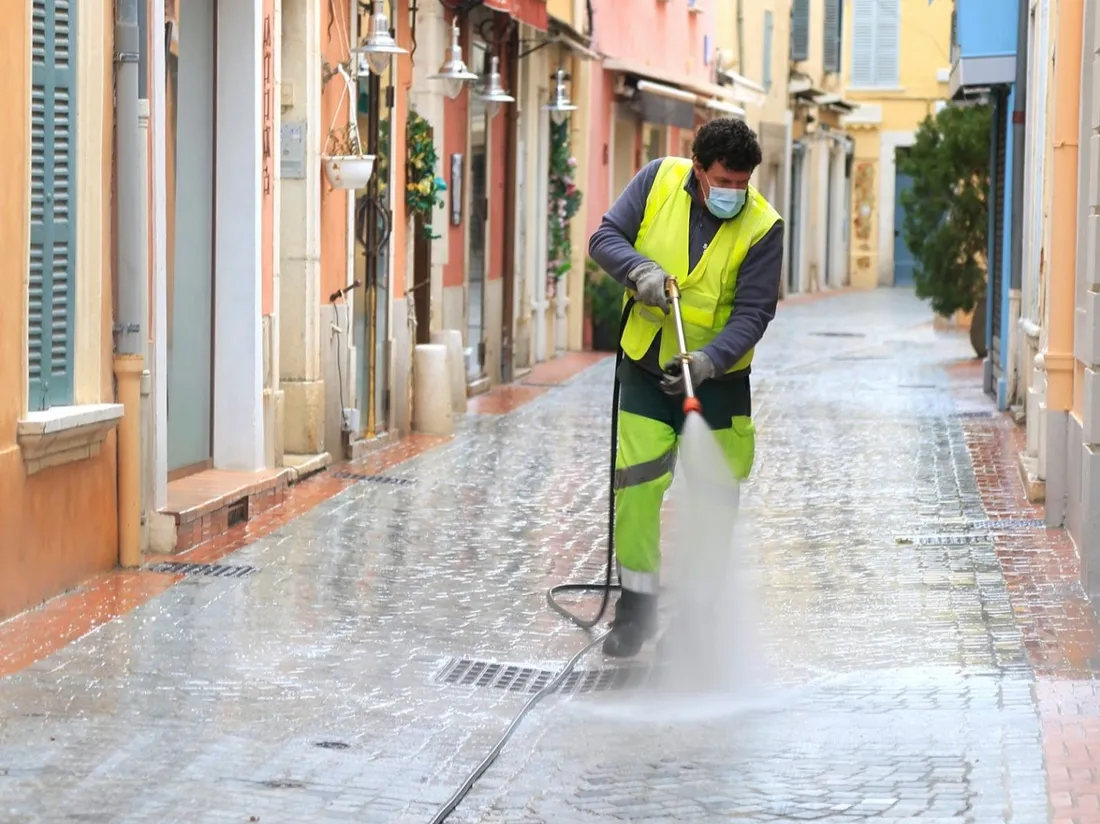 Agent de propreté urbain